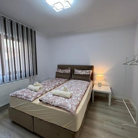 Appartement Complex Rezidential Ana à Caransebeş Extérieur photo